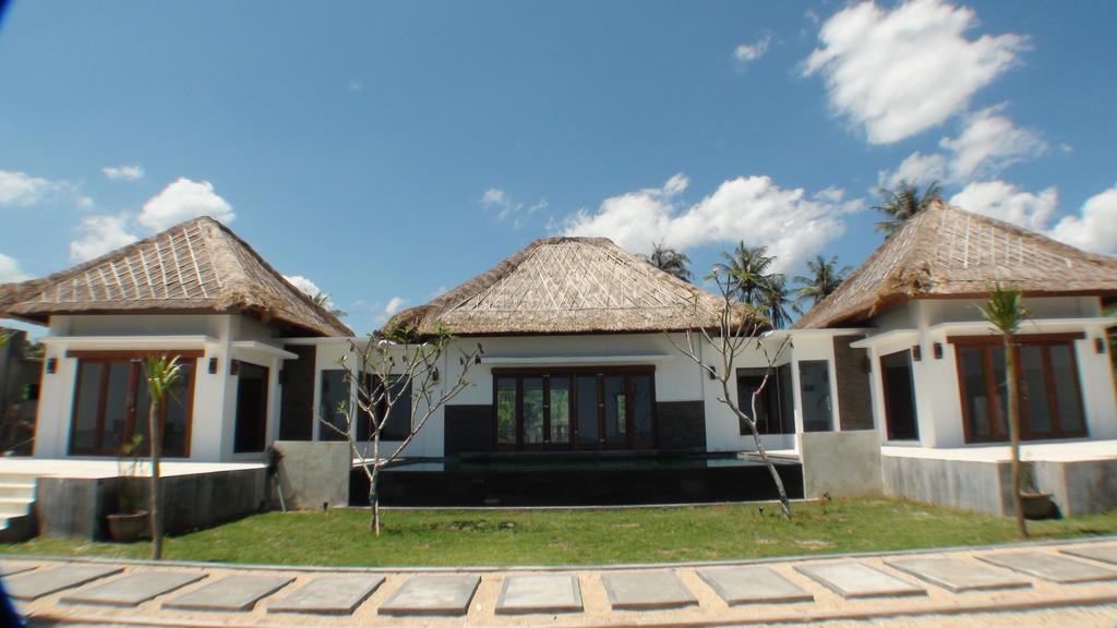 Star Sand Beach Resort Sekotong Luaran gambar