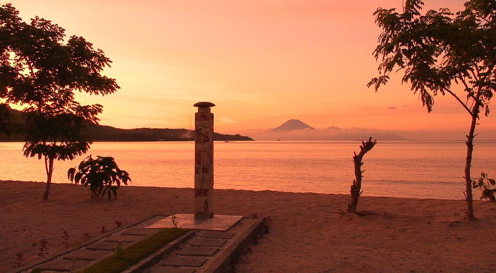 Star Sand Beach Resort Sekotong Luaran gambar