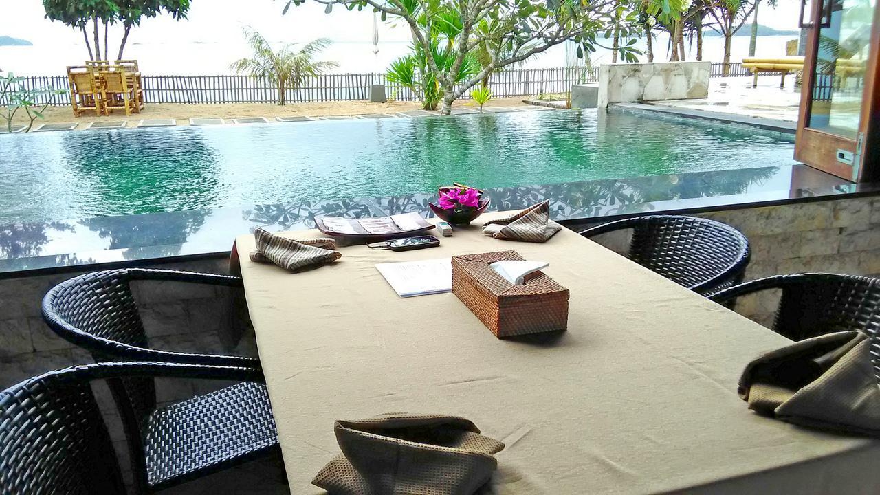Star Sand Beach Resort Sekotong Luaran gambar